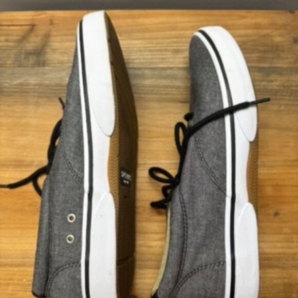Sperry Halyard CVO Sneaker - Size 10.5 - Picture 3 of 4